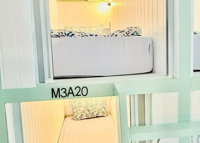 Easy Monday Capsule Bed And Traditional Thai Bath Guest house *