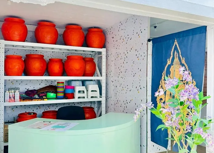 Easy Monday Capsule Bed And Traditional Thai Bath Bangkok